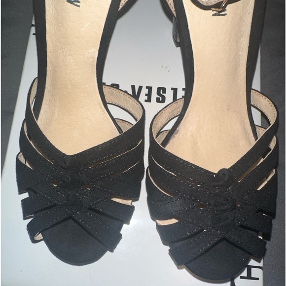 ModCloth Chic and Repeat by Chelsea Crew Vintage Inspired Heels in size 38 (us7) - Picture 4 of 10